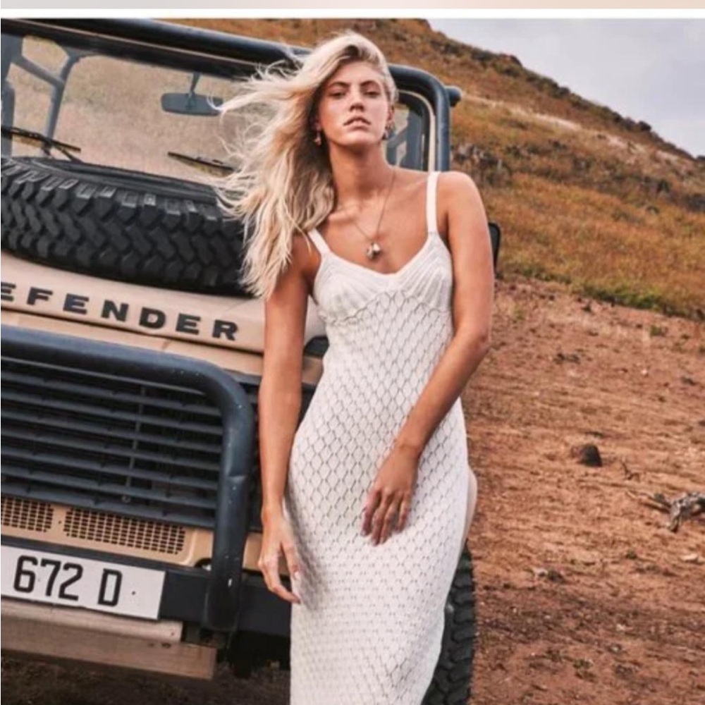 Devon Windsor white atlas  Knit dress